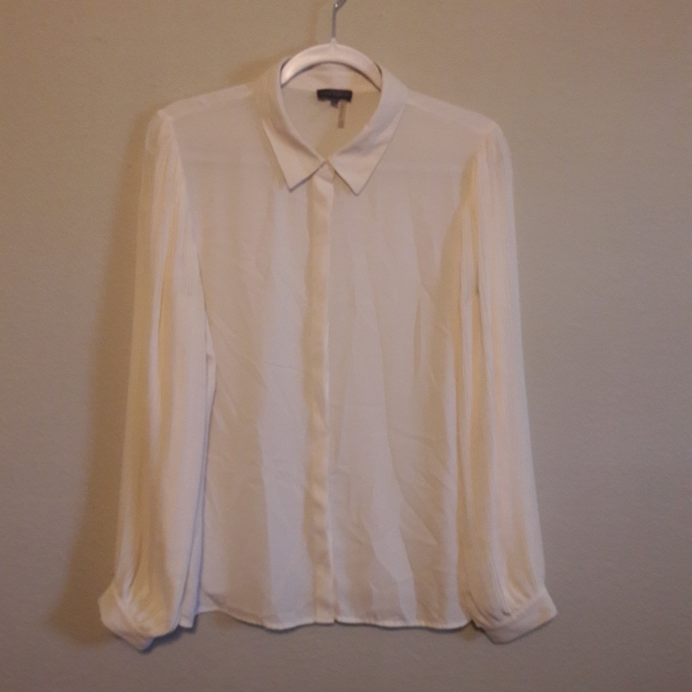 Vince Camuto white puff sleeve blouse